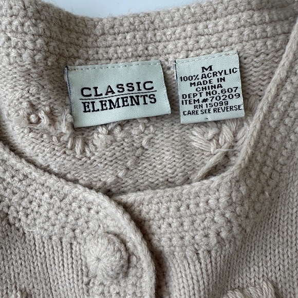 Vintage Classic Elements Beige Tan Floral Embroidered Soft Knit Cardigan Medium - Picture 2 of 7
